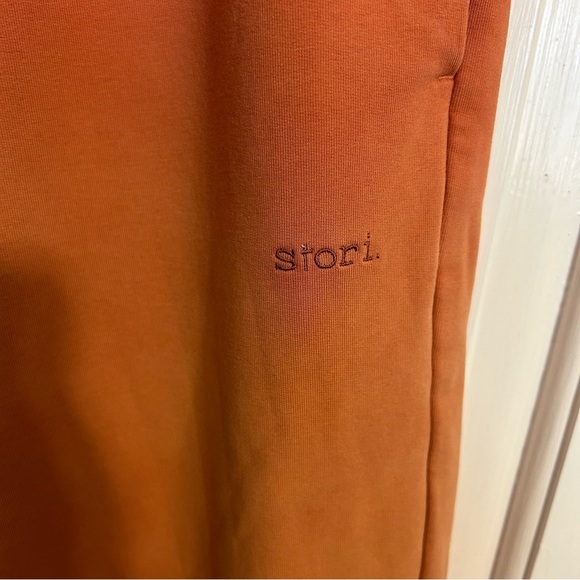 Stori by Katy Hearn Backstory Sweatpants in Sunfade Sandstone Orange 6 - Picture 2 of 6